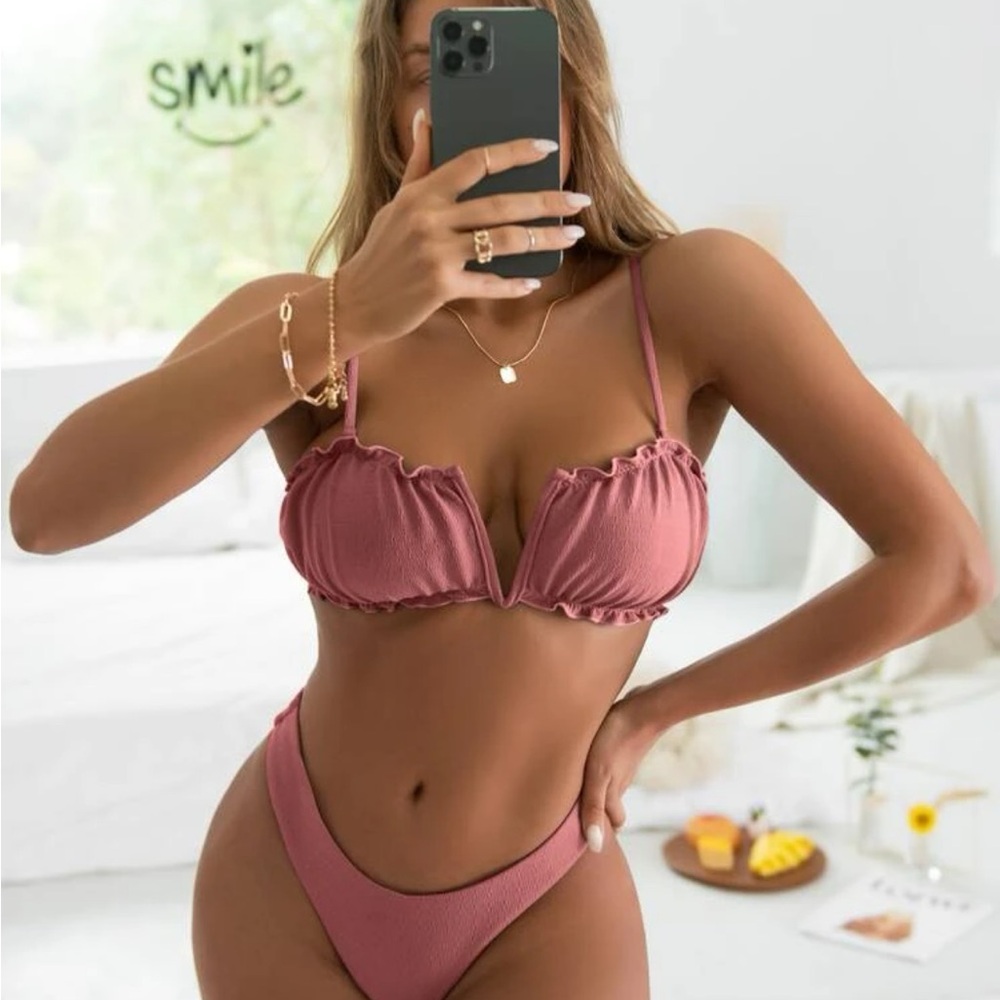 Ribbed V Wired Frill Trim Bikini
